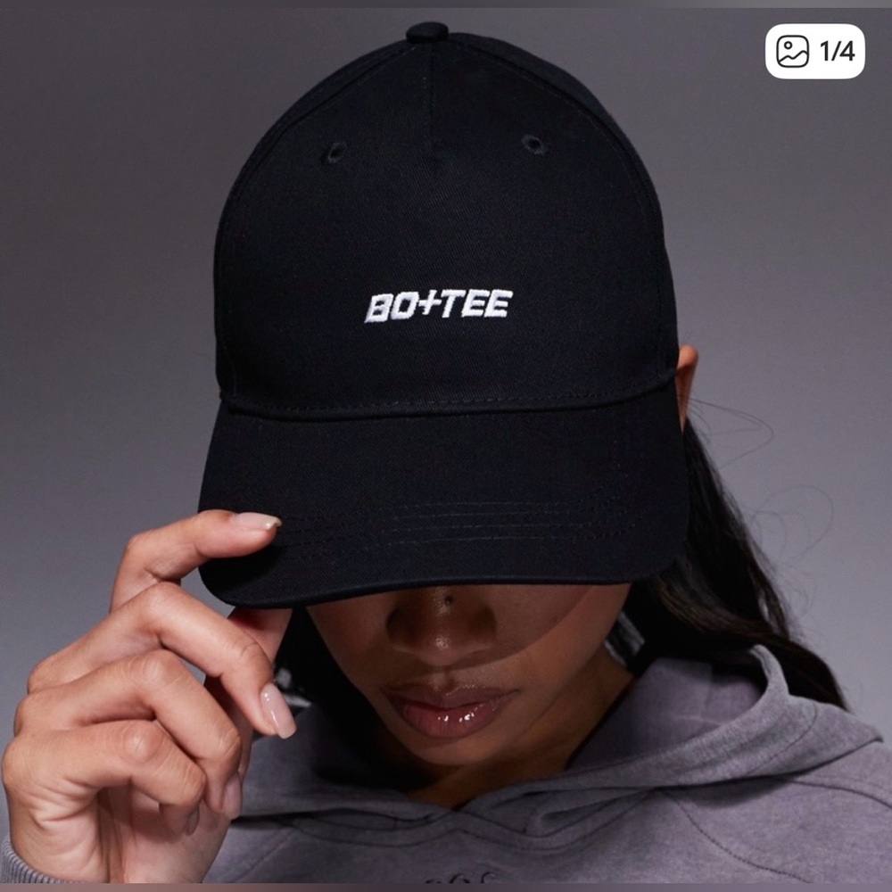 Bo+Tee Black Baseball Cap